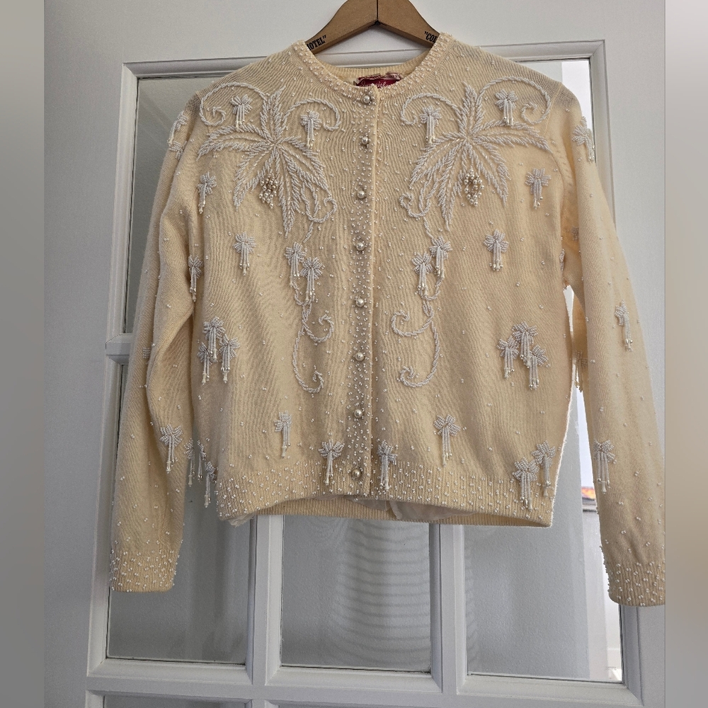 VINTAGE RARE 1950s Lambswool Angora Beaded Palm Tree Motiff Cocktail Cardigan - Picture 3 of 16